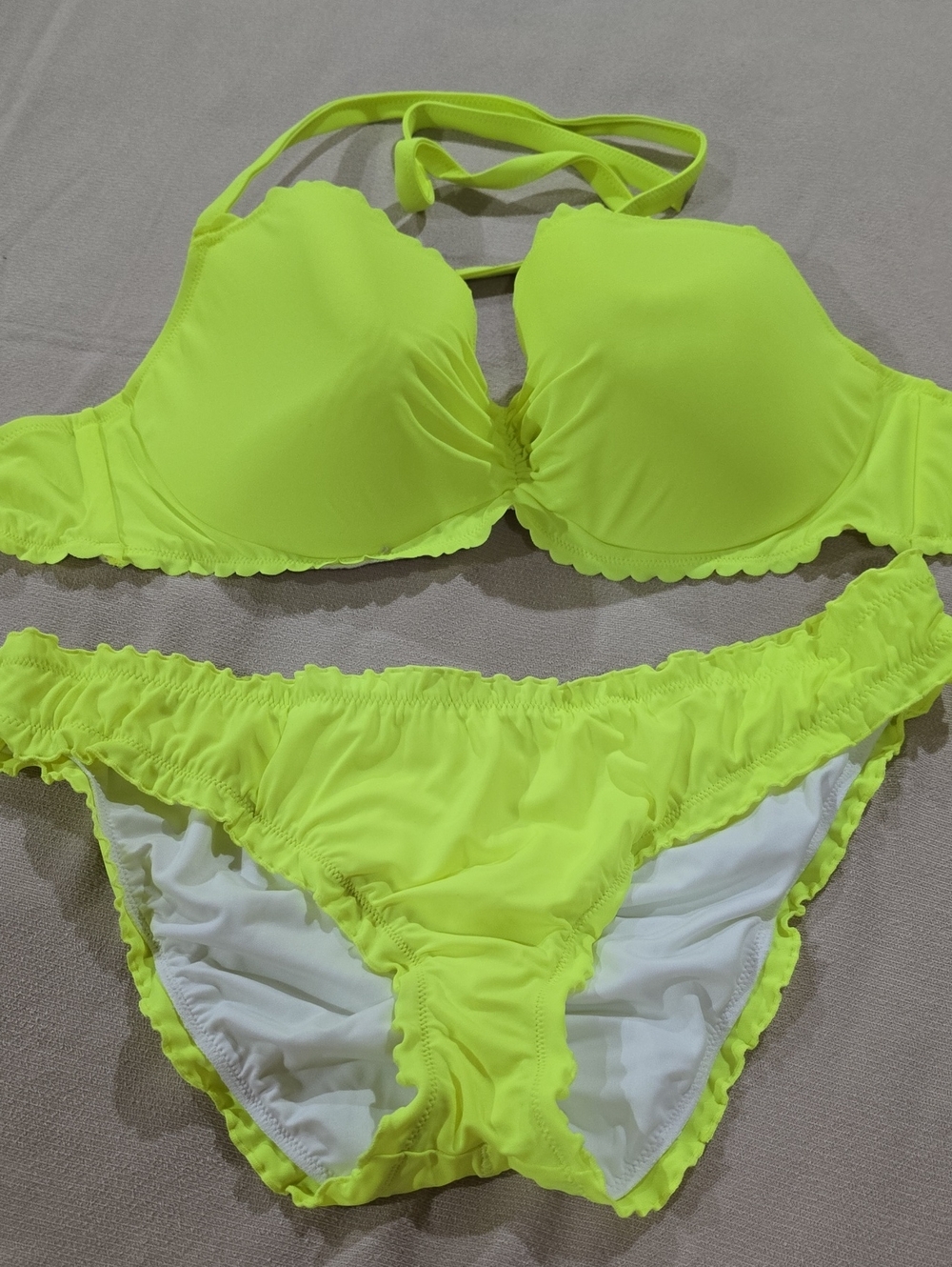 NWOT-VS Neon Yellow Women's Bikini Set
